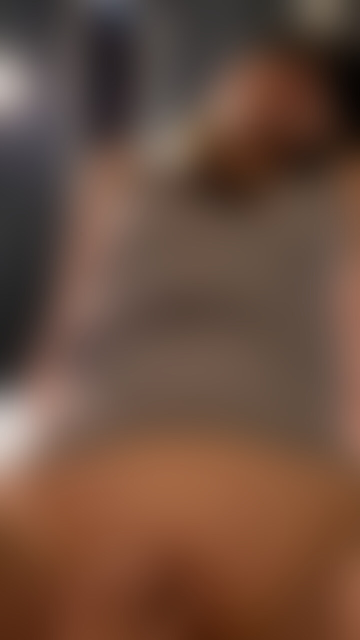 もうお互い我慢できなくて彼氏のを挿れてしまいました。。。
そこからは激しいセックスの始まりです。
TAKAさんも復活したのか騎乗位中の私の口にアソコを突っ込んできました。
ーーーーーーーーーーーーーーーーーーーーーー
コメントやいいねいただけると嬉しいです。
私たちのTwitterもフォローよろしくお願いします。
・文香❀
https://twitter.com/humika_chan?s=20
・Yoshi
https://twitter.com/Yoshi_NTRRR?s=20 (2/2)