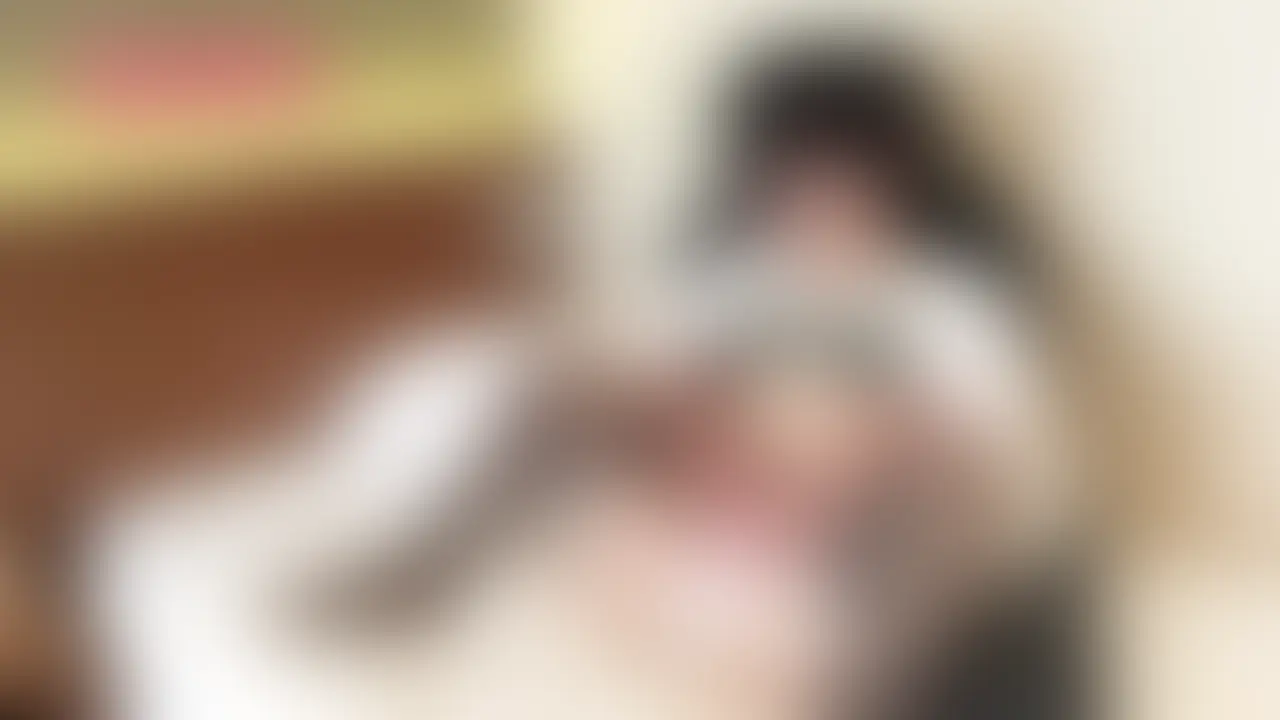 【FREEサンプル動画はこちら】
https://myfans.jp/posts/28a6b8e9-daf5-4d70-a989-12418a80b69e


ネットリねぶられまくりで乳首逝き！生●里奈激似美女の乳首舐めまくり

＜完全個人撮影＞(54分)
※本編完全顔出し
※局部にはモザイクあり

＜収録時間＞
本編33分＋別アングルカメラ21分＝計54分

＜内容＞　　　　　　　　　　
超敏感乳首の持ち主の美女。まずは小ぶりなおっぱいの乳首をイジリつつ、パンツの中に指を入れると既に大洪水状態。クリトリスをつまみながら、グチャグチャになった割れ目にぶっとい指をヌルンと挿入！クチョクチョとオマンコをほじられながらクリクリと乳首イジメ。薄いピンク色の乳首を恥ずかしいほど責められてビクンビクン！痙攣乳首イキ！乳首大好き変態中年オヤジに延々と舐められこねくり回され続けます。未開発乳首をこねくり廻され半狂乱！！強烈な快感で両乳首がクリトリス化！♡完全素人美女の痴態をご堪能ください！

※フェラシーン、本番シーンはありません。

[注意事項]
・作品に登場する出演者は公的な身分証で18歳以上であることを確認し、撮影の同意もいただいています。
・動画や写真を許可なく2次使用や第3者への譲渡、転載、転売等をすることを固く禁止します。
・無断販売・無断転用をした場合は法的処置をとらせていただき、損害賠償請求を致します。 (2/2)