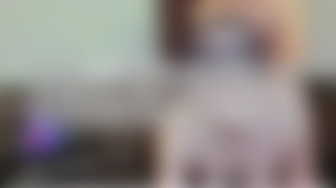 ◯カフェの個室で…旦那に『声出さないでね』って言われて、サイレントセックスしちゃいました💓
薄い壁の向こうに他の人がいるのに、バックから奥まで入れられて我慢できなくてビクビク…
喘ぎ声抑えながらも感じすぎちゃう人妻の姿、覗いてドキドキしてくださいね❤️🤭 (2/2)
