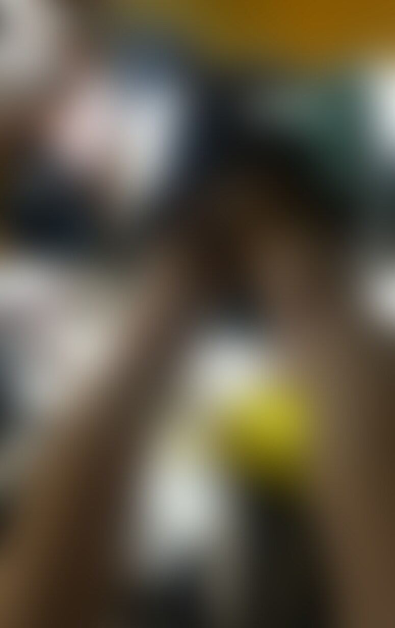 青チェ9:14
某駅で品定めしてるとサマスカ作品に出てる激かわツインテール青チェちゃんを発見!卒業してなかったのか!相変わらず可愛いし生パンw
追い撮りから電車内
昔お触りしたが覚えてないのか無警戒
こちらはしっかりリアルタイム逆さのワイプ付です
前々からやりたかったスカートを気付かれないように引っ張り逆さ意外とバレないw
逆さもプリ尻の形が分かるくらいに撮れます
Wi-Fiで見てると我慢出来ずスカートを引っ張るがてら生パンをお触りしてしまいました。お触りなれ?してるのか余裕であしらわれます。今回はチームサマスカいないので今回は我慢して次回むち尻を堪能してやるw
最後はコンビニで純白を撮ってたら警戒されたので終了
とにかく抜けますので皆様ぜひに! (2/2)
