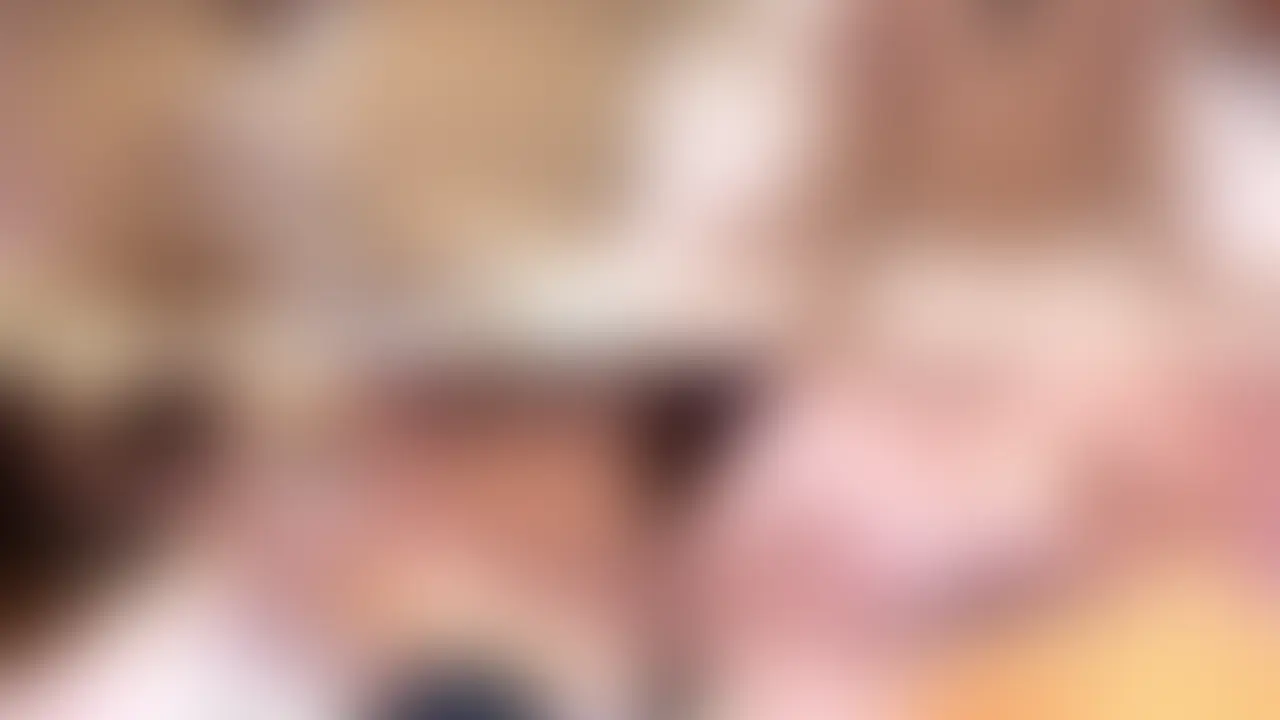 こちらの動画は#29のパイズリの射精シーンのみを四画面で楽しめる作品となっております。
ぽっちゃりプラン・ちょっと見プランの方で全編ご覧いただけます。
本編▶https://myfans.jp/posts/473e992f-533b-4ca2-bf6d-d01cf51fa59a
おじさんですが、ぽっちゃり素人爆乳に掛かるとまだまでいけそう(飛ぶ)です。笑
普段は保育士の彼女。今回は急に生理になってしまって着衣にてパイズリをしてもらいました。得意技がパイズリというだけあってかなりのテクニック&手コキにもうメロメロです。
本編は顔出し(マスク姿)です。
#素人 #個人撮影 #マスク #Iカップ#ぽっちゃり #パイズリ #爆乳 #かわいい #オリジナル #保育士 #先生 # 雌豚 #ドM #デブ #ローション #手コキ #素朴 #巨乳 #狭射 #下着 #着衣 #手コキ #射精 (2/2)