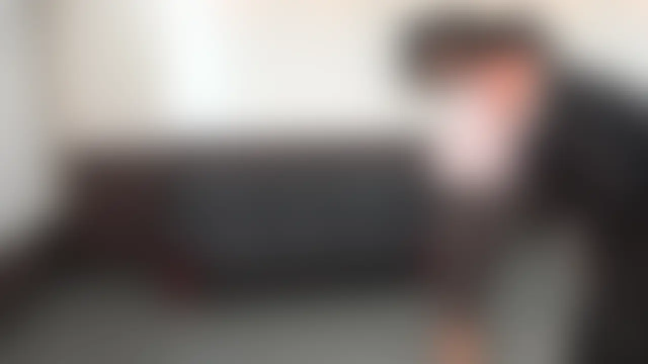 サドＯＬに射精させられるセクハラ上司。

セクハラ上司は全裸にされ
ＯＬにちんこを見られ電マでおもちゃにされる。
縛りあげた上司を寝かせると馬乗りになって
ちんこをシゴキまくる。
上司は射精直後のチンポをシゴかれて苦しむが
ＯＬは笑いながら手を止めることはしない。 (2/2)
