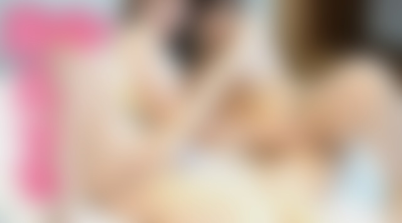 お揃いの玉パンを持っていたので
お互いに引っ張ってみたりして遊んでいました。

どんどんえっちな体勢になっていって...

お互いのいろんなところを舐め合ったりしました//

思い返すと、恥ずかしい〜💦



二つのアングルから撮影をしています。
40分弱の映像になります。 (2/2)