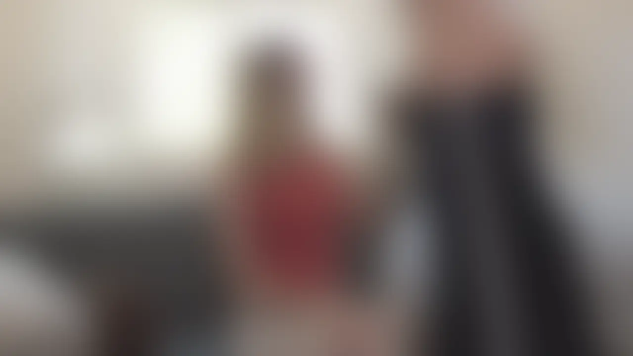 ロサンゼルス弾丸ロケ。
LAのショッピングモールでめちゃくちゃ可愛い女の子を見つけて交渉開始。
インティマシーコーディネーターの仕事をしてるみたいで、日本の撮影現場を見てみたいと協力的でフェラまでしてもらっちゃいました。

アメリカ素人美女のフェラは最高っす。 (2/2)