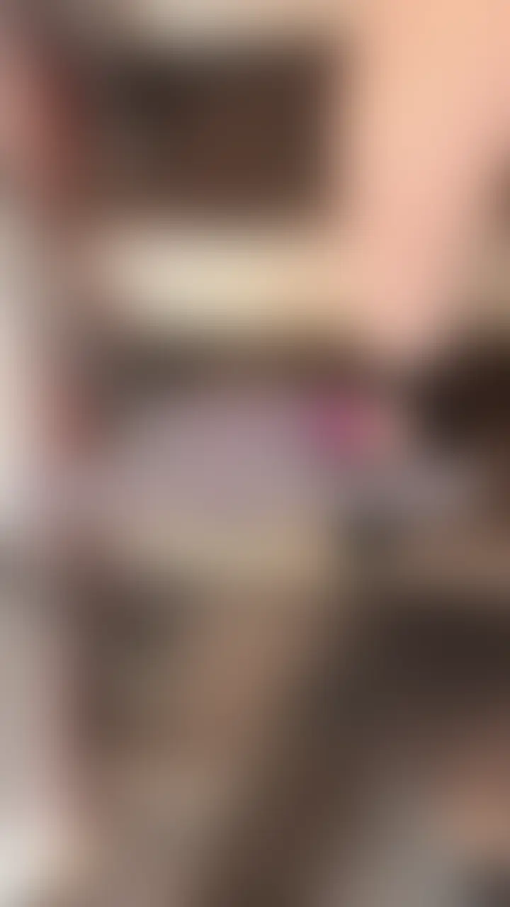 ななです♡
おっぱいが透けて見えちゃうかもな
洋服でなな散歩しました♪
遭遇した人いませんか?
なかなか散歩中にばったりってないですね
なな散歩良かったらいいねお願いします😍
こんなえちえちな服装のななと
いっしょにお散歩しませんか?
露出好きな方は是非遊びに来てね🩷 (2/2)
