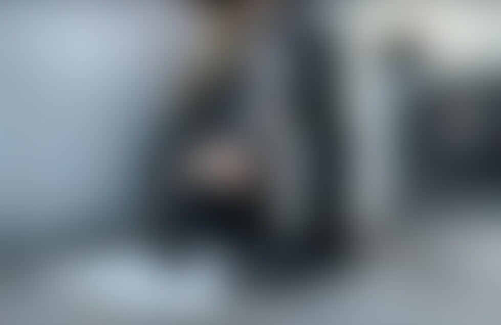 野外×制服×フェラ×おもちゃオナニー💕
喉奥で感じる変態学生でも好き?
気持ちよくて勝手に腰が動いちゃう///
見えずらいけど潮吹きもしてるんだよ(⑉・ ・⑉)
お外で潮吹き…羞恥心と開放感と気持ちいいがごちゃごちゃで楽しかったー!🎶 (2/2)