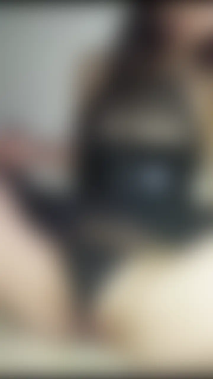 とある家庭の日常✨️
コスプレしたら興奮されてすぐに中に出されてます😘
最後、精子も垂れてるが分かるくらい
いっぱい出ちゃってます♥️
下から撮られてるし、加工なしだから
ほんとにブス😭😭でもモザイクがめんどくさい笑
許してください💦 (2/2)