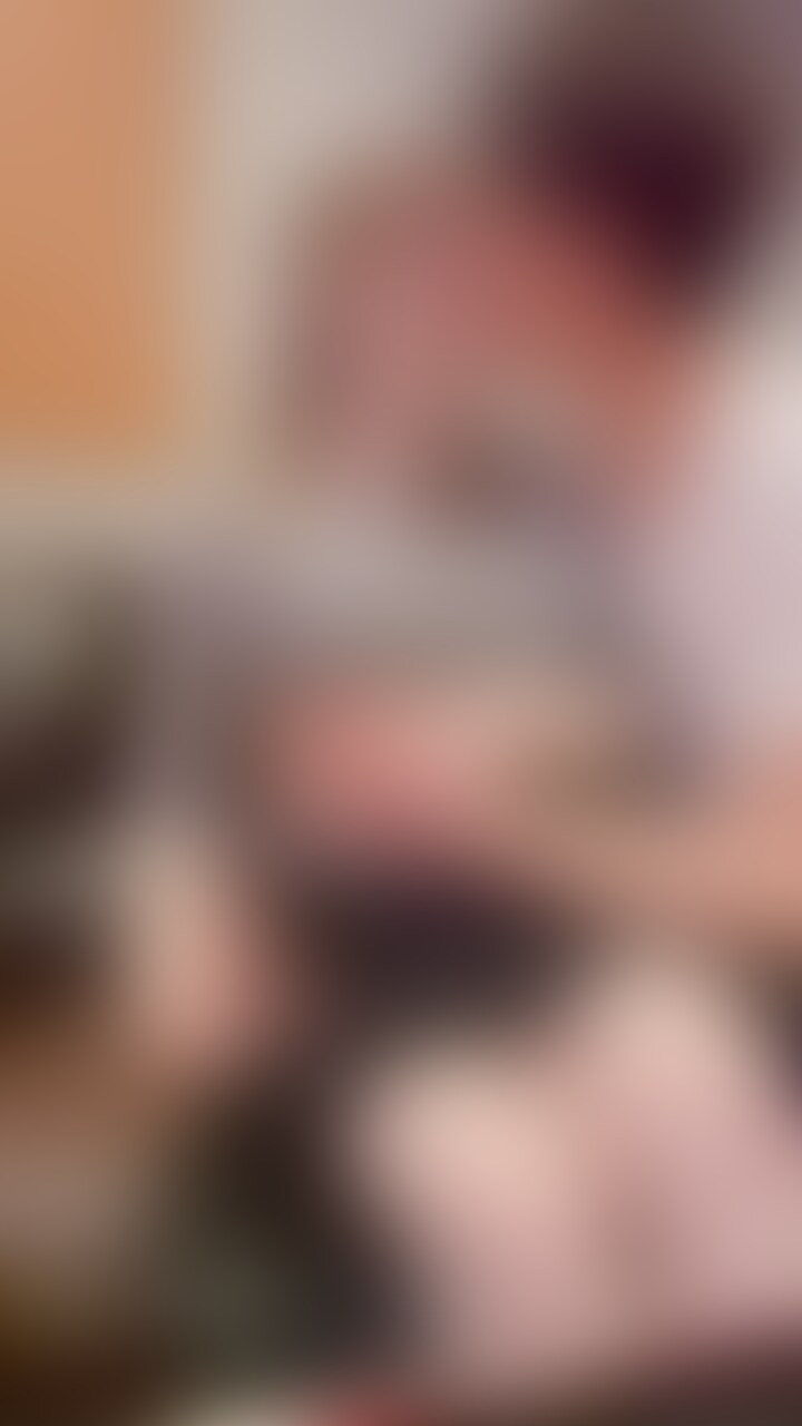 OLさんとの密会❤️
ソファでのイチャイチャからハメちゃいます♥️ (2/2)