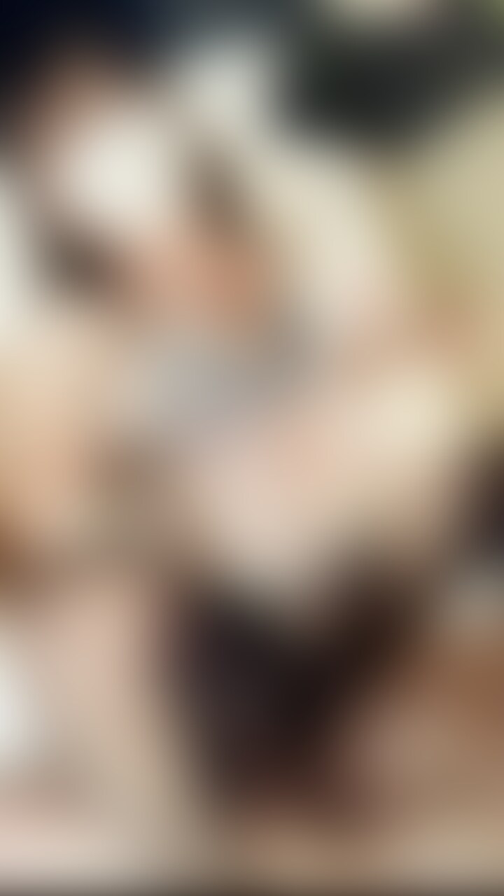 フォロワーさんと中出しオフパコ❤️おしっこぶっかけもあるよ❗️後編

前編〜
挿入からの正常位中出しまで。

射精した後もフォロワーさんのアソコは興奮冷めやらずギンギン😳のまま‼️
なんだか嬉しくてたっぷりアフターフェラしちゃいました🥰

ラストはだいぶお気に入りの甘のパンツを被った変態仮面さんに顔面おしっこぶっかけ❤️○○○しそうになってましたよ😅

初めての中出しだったのでどうやってお尻の中のザーメンを出していいかわからず、バイバイしてから立ち寄ったお店の中でドロッドロの大量ザーメンお漏らしして、脚を伝って靴までビチョビチョになっちゃいました💦

2人の変態っぷりを是非ご覧下さい🥺 (2/2)