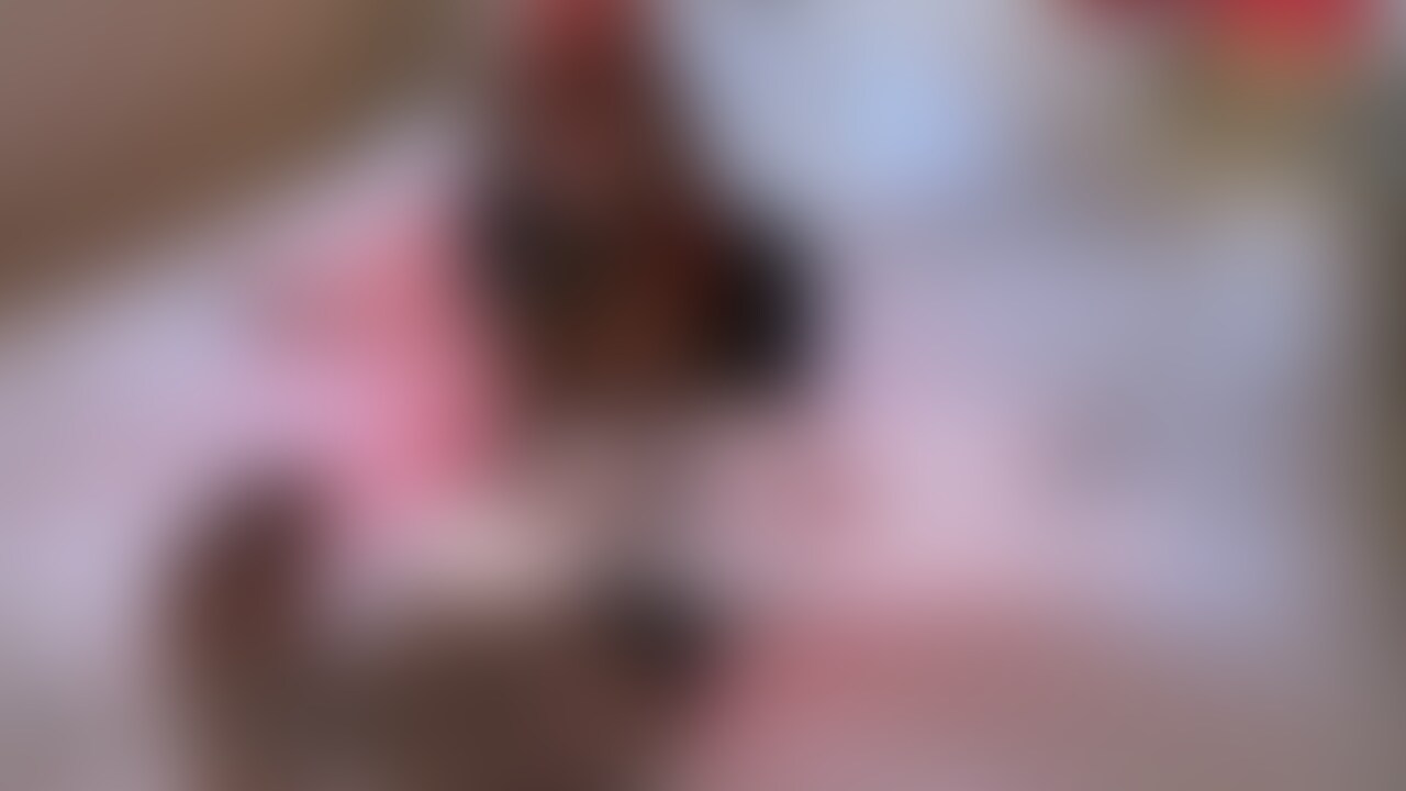 トコちゃんに踏みつけられたい人ー?💓
ボンテージを着たドSトコ嬢が変態さんの
大事な部分を踏みつけます❤️
ノリノリのトコ嬢です😈
最後は汚いので手袋越しのぬきぬきで特別に出させてあげました💓 (2/2)