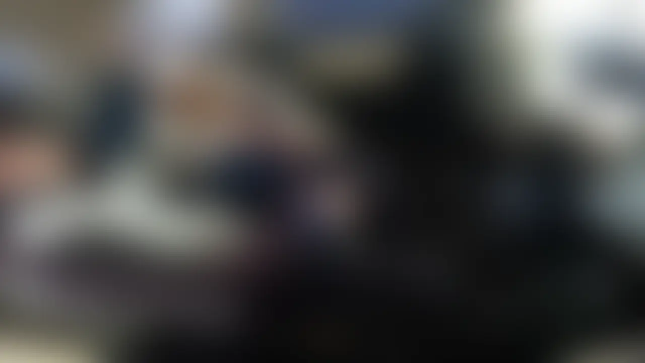 スーパーの駐車場でお互いの夫婦のSEXを話しながら不倫カーセックスをする人妻。
自ら腰を振りしっかり中出しさせてくれる素晴らしさ😍 (2/2)
