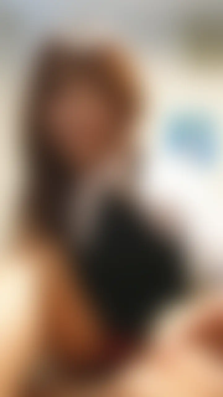 いいねを押してから見てくれると嬉しいな💕
今回は会社の会議室の机の上でオナニーしちゃいました、、 (2/2)