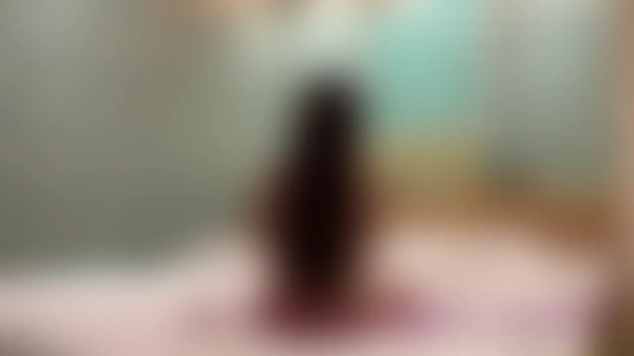 ※本映像は合意に基づくプレイです
ロングヘアを完全支配 – 掴んで引きずり回すだけの動画
丁寧に整えられた長い髪。
そんな美しいロングヘアも、掴まれればただの“束”。
容赦なく掴まれ、引き寄せられ、動かされる。
乱れる髪ほど美しい。
その瞬間を楽しむための動画です。
#髪フェチ #ロングヘア #髪掴み #髪責め #ドM (2/2)