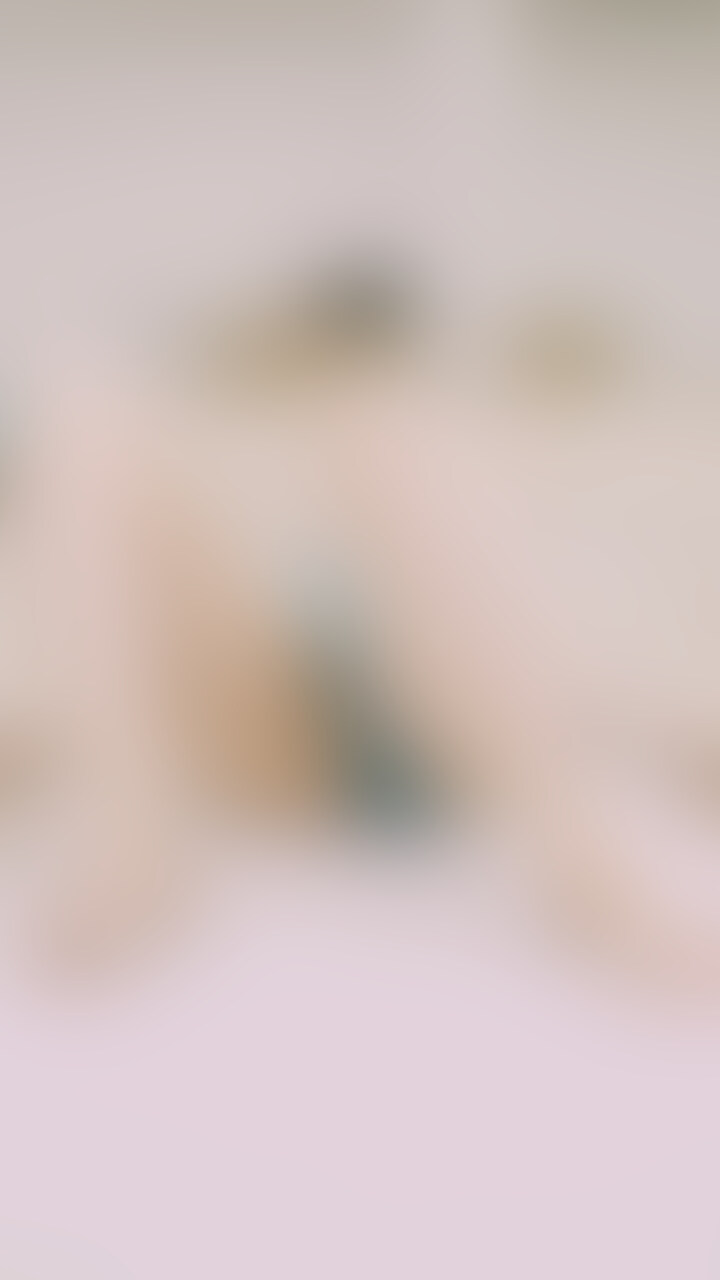 抱えた脚をしっかりと拡げて内腿を伸ばしましょう♪😋💖 (2/2)