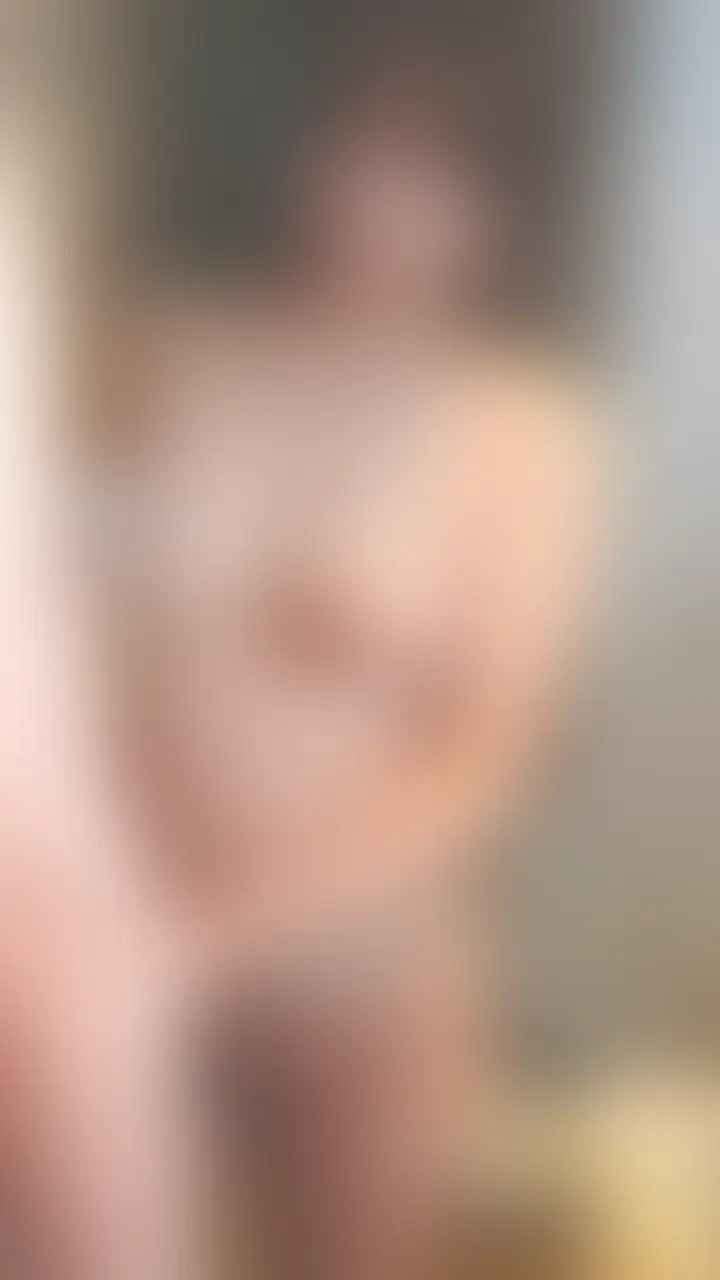 右上のいいね押してから見てくれると嬉しいな🥰
今回はひなとエッチしたいフォロワーさんに向けて
後輩くん協力のもと
フォロワーさんとのえっちを再現して撮ってみたよ🥰
性欲が強すぎるひなにエナジードリンクを飲まされて3回戦まで付き合ってもらっちゃった笑
お風呂場でエッチしたり
お互いヘトヘトになるまでベッドの上でエッチしまくっちゃった、、
最後には激しすぎるピストンで精子が尽きるまで出し切ってもらいました💕 (2/2)