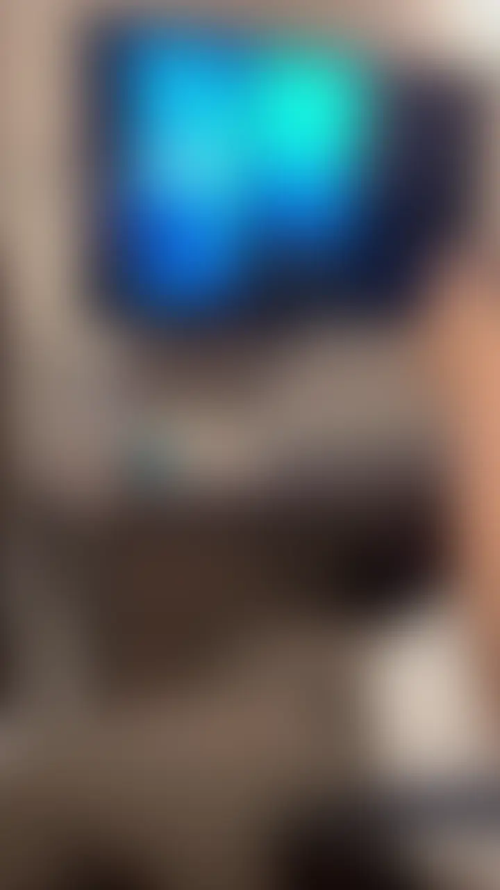 今回の動画は..週末は朝からエッチなことを楽しみたい嫁あやと週末くらいはのんびりゲームをしたい旦那さん。
そんなあや夫婦のリアル日常です🙋♀️🙋♂️笑
いつも通り自分の部屋でゲーム🎮を楽しむ旦那さんを発見し、悪戯しちゃえ‼︎と動画を回してみたあやですが、なかなかゲームを辞めない旦那さん。思っていた展開とは違い次第に意気消沈していくあやですが..!?
結末は是非見て下さいね🤗❤️ (2/2)