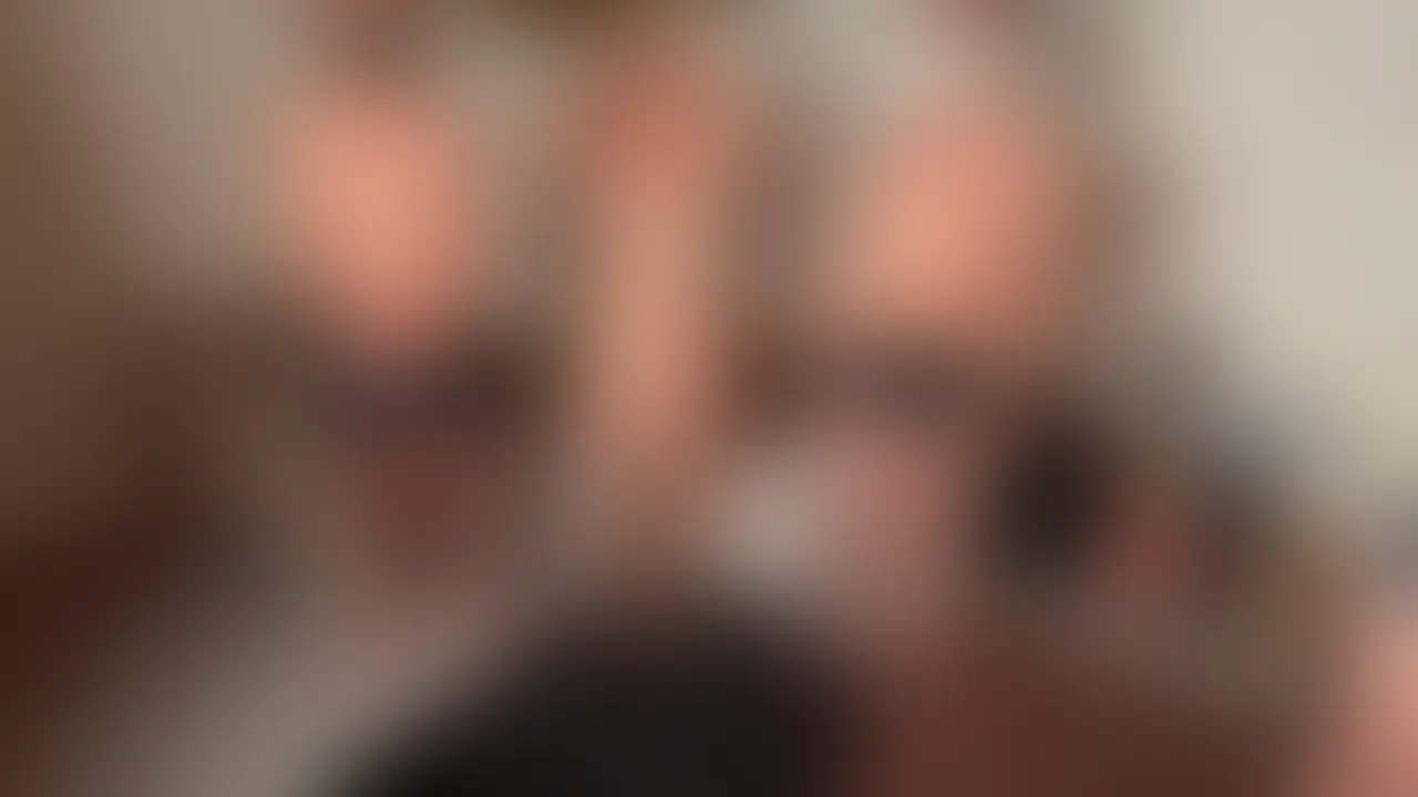 ◎Jカップ爆乳ももちゃん素人乱交パイズリ生中出し
Jカップ爆乳ももちゃんが素人の男たちを手マンさせて、パイズリ挟射に生中出し挟射！！
途中から私も参戦させられ、最後は顔射フィニッシュ
素人はパイズリで早々イカさられ…、生中出しはできた男はいたのか？ (2/2)