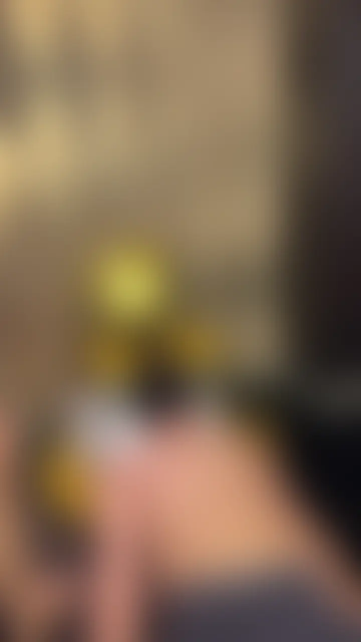 女性の性欲を解消する為のイスでM男に顔騎足コキ❤️

［Japanese femdom ］Make a guy lick pussy and give him a footjob. (2/2)