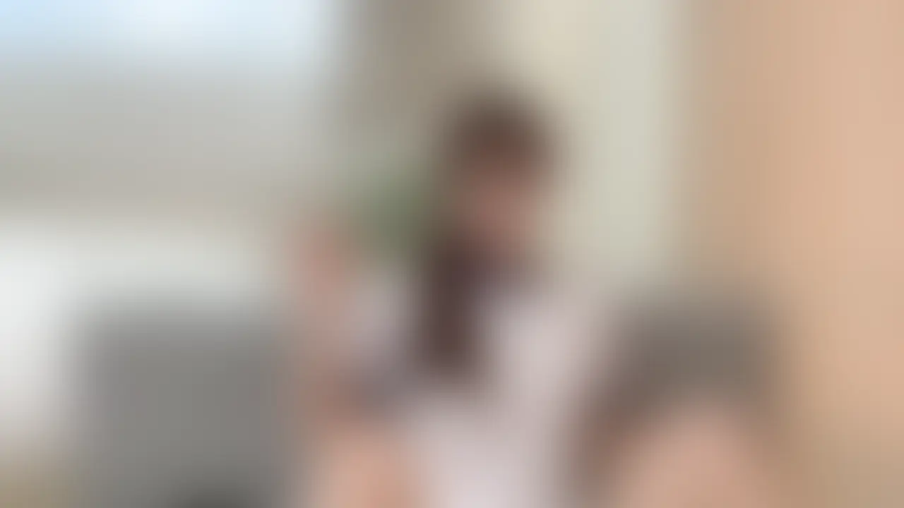 右上の「🩷いいね」と「保存」押してから動画見てくれると嬉しいです♡
=====================================
🐰ブルマコスで誘惑（前半）🐰

こんばんは❣️

今回、ブルマを履いてセフレ君を誘惑してみました。
セフレ君、ブルマのコスチュームに興奮するみたいで、いつもより息遣いが荒いんです。
でも、結局たくさんイッちゃうのは私。。。
今回、全部で5回くらいイッちゃったかな(｡>﹏<｡)❣️
最後まで見てくれると嬉しいです！（前半） (2/2)