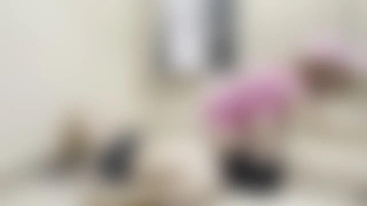 顔面騎乗くすぐり (2/2)