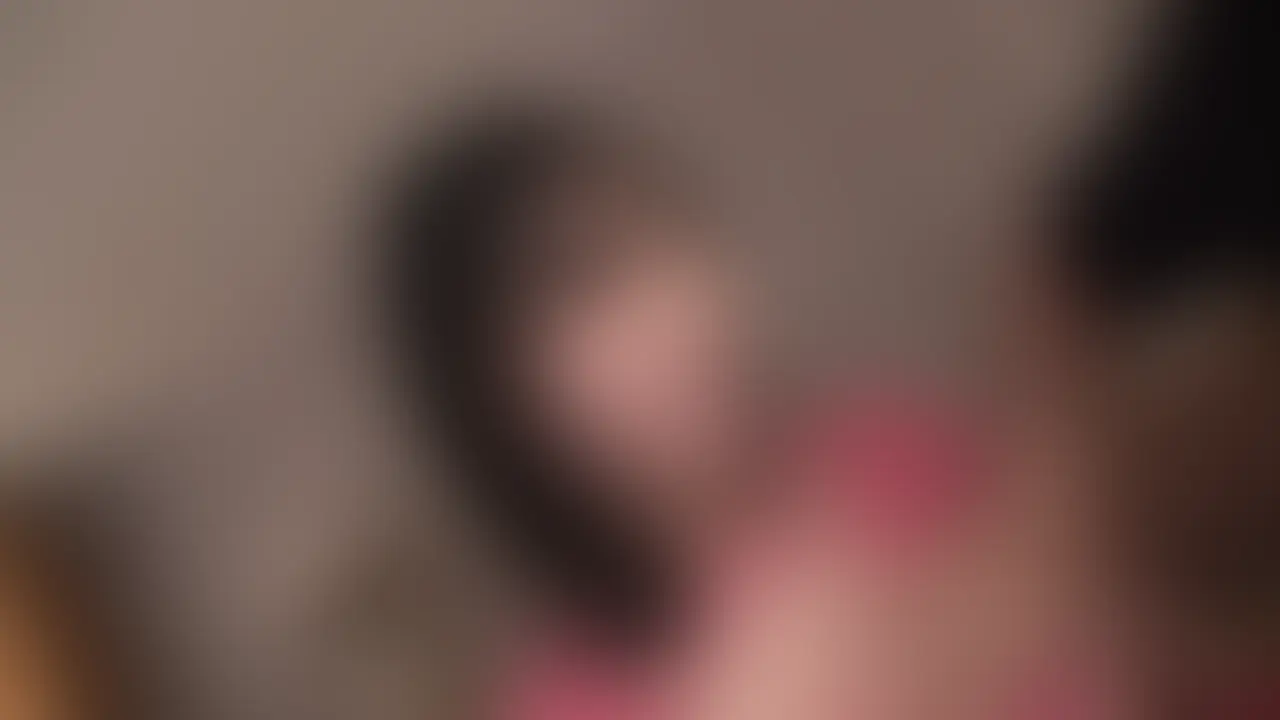 みなさんこんばんは!ハメラニアンです!
今回ハメ撮りした子はひまりちゃん(20)無職で実家暮らしのリアル素人感たっぷりな女の子w
Fカップのマシュマロ巨乳&色白ムチムチボディが最高すぎるw
ほぼパイパンなうっすい毛に、ふんわり柔らかい感触がたまらん!
笑顔がめちゃくちゃ可愛くて、話してるだけで癒されるのに、いざプレイが始まると騎乗位の腰使いがエロすぎて衝撃w ピンクで色素薄めな乳首と、手マンや電マにとろける表情が素直で激カワ!
パイズリやフェラも全力&ムチムチ感存分に味わえて、バックや騎乗位で溢れるリアルなエロさ
柔らかくて抱き心地最高、ぬくもり感じる素朴で可愛い女子との本気のハメ撮りSEXにドハマり必至です(^^♪ (2/2)