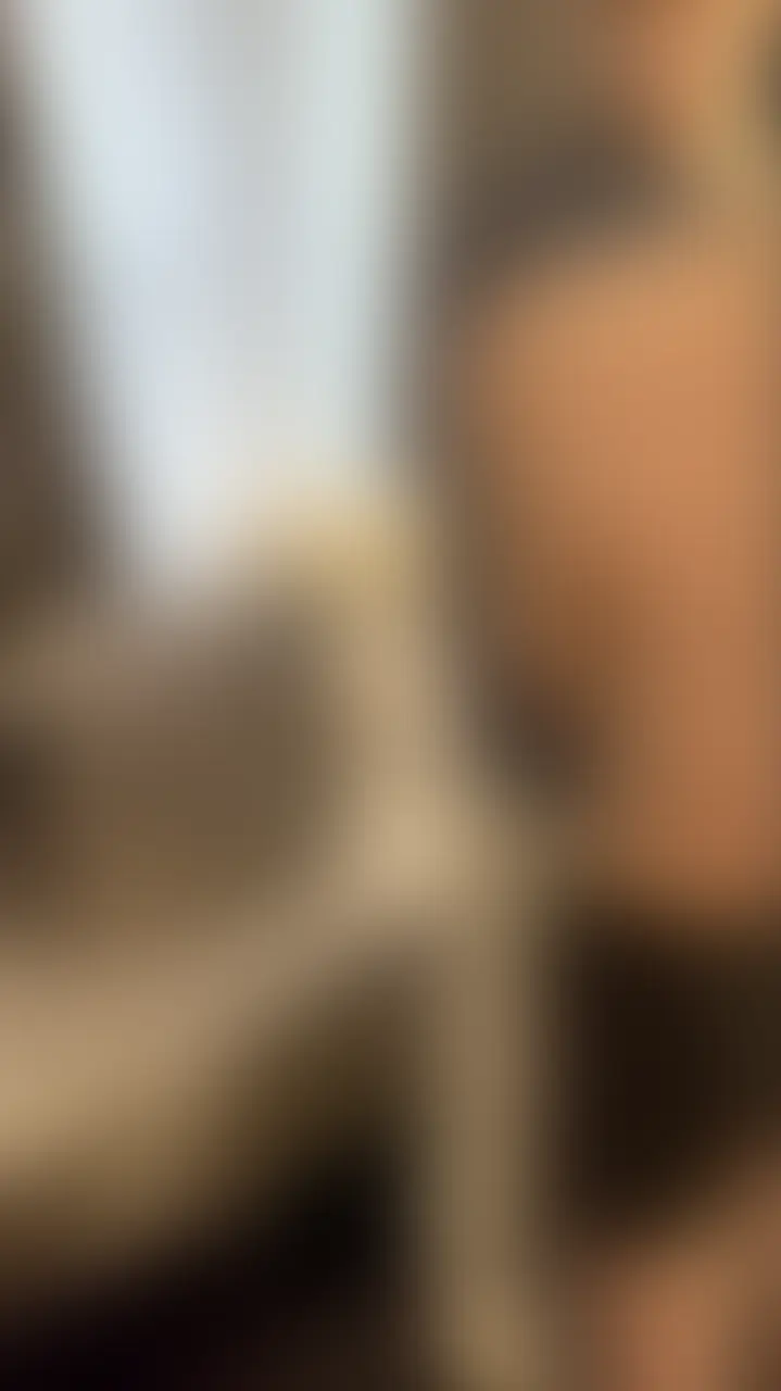 183 / 63 / 21顔出しの犬です 🐶 sample 1