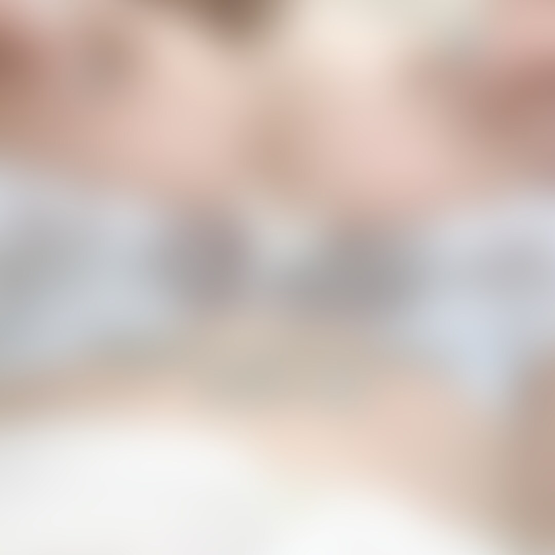 右上の【いいね】【保存】もお願いします♡
ディルドを入れる前にたっぷりちくびをいじめて…
下からのアングルでも堪能できちゃいます😳
この動画は
「初めてのディルド」の動画の一部を切り抜いたものです💡
顔出しなし、おっぱいのみで十分な方におすすめ♡
やっぱり顔も、ディルドでイッちゃうとこも見たいよって方は
フルバージョンのこちらから見てね♡
https://myfans.jp/posts/d788a6c5-72b7-4db4-9be7-8bbb47c68e20 (2/2)