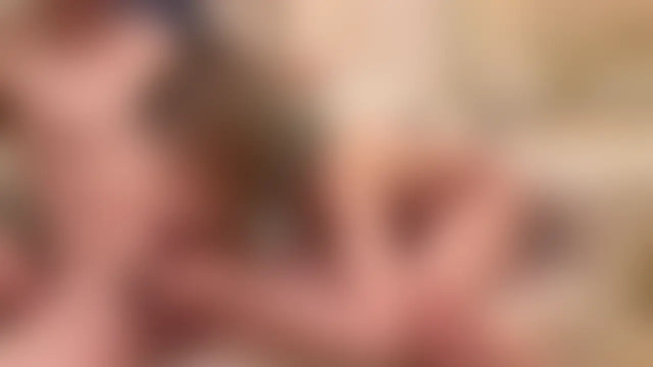 さんざんハメまくった後でソファーで休憩❤️
でも何故かもう一度、フェラして欲しくなりお願いすると快諾❤️その後は本編を🥹 (2/2)