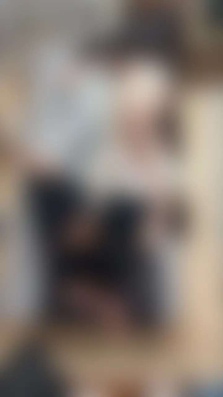 【本編完全顔出し】
巨乳のバイトの後輩ちゃんとエッチしちゃいました、、
「家遊びに行ってもいいですか?」ってあっちからエロがってきたのでバチボコ犯してあげました。 (2/2)