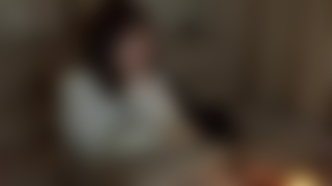 薄暗い部屋でエッチな雰囲気になって中出しsex (2/2)