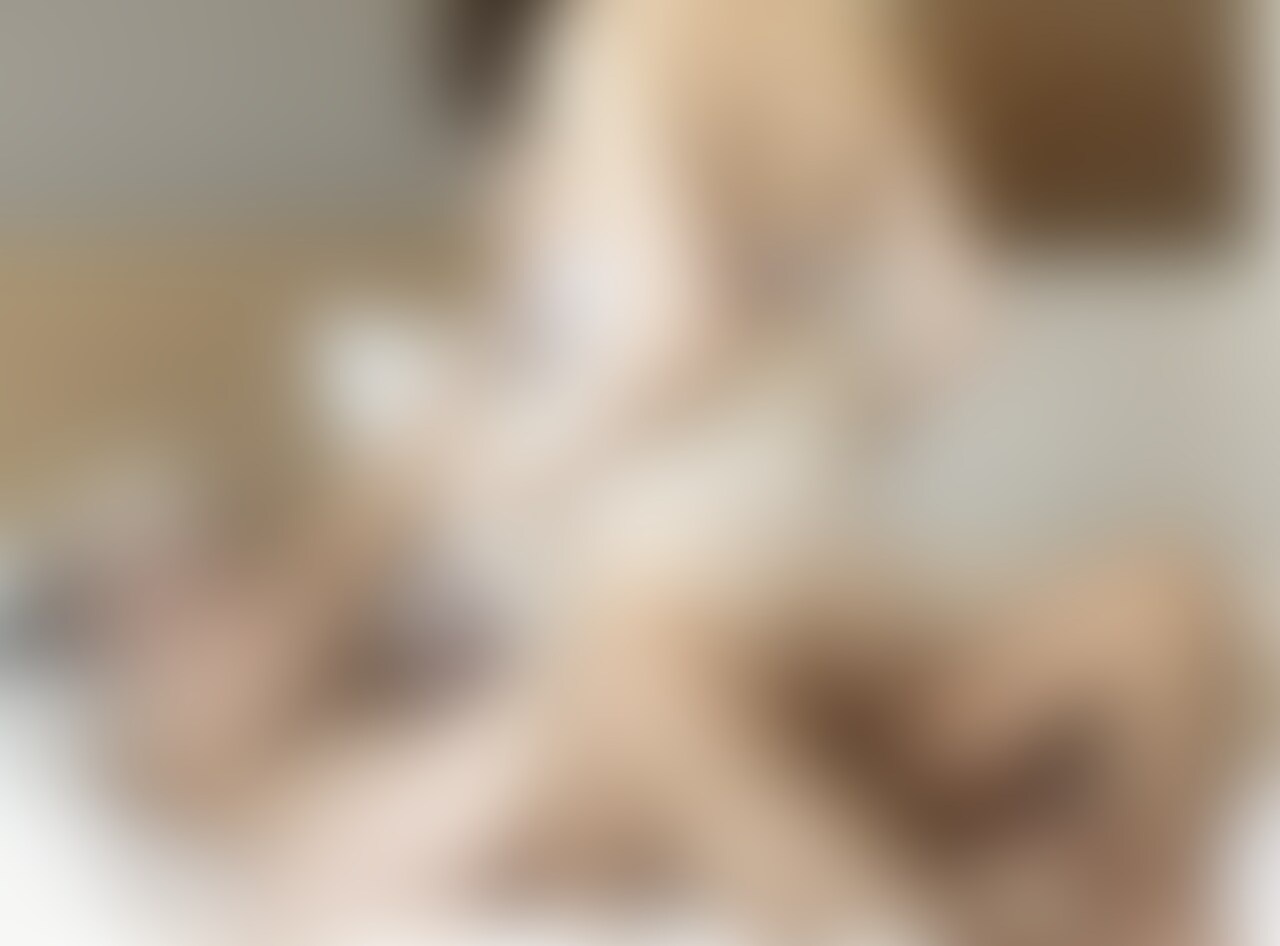 綺麗なベッドに横になってたら、自らお口でしてあげたくなっちゃった。。 (2/2)