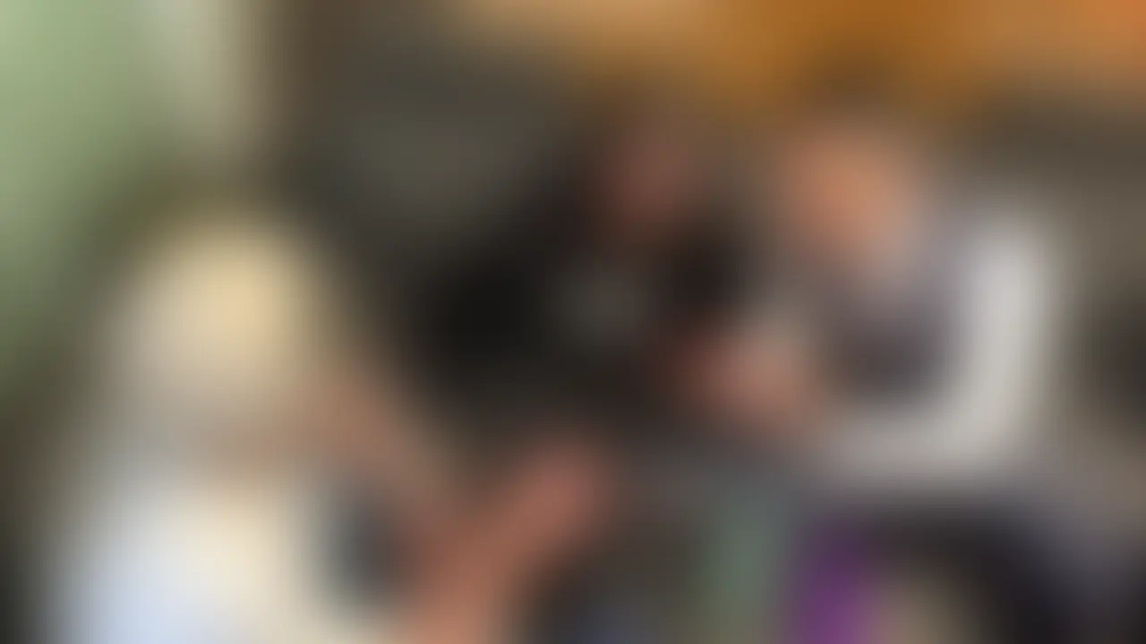 【新着3P動画】18歳お姉さんを大人の漢2人がかりでやりたい放題♡
可愛い顔してまだ19にもなってない18歳の敏感お姉ちゃんを、涙を流しながら何度もイキ狂う姿まで全部収録！
・同時に前と後ろを犯されながらの連続絶頂
・喉奥まで咥えさせられて涙目フェラ
18歳の瑞々しい肌、締まりの良いおまんこ、敏感すぎるクリトリス…
全部2人で好き勝手に使いました
今すぐチェックしてみてください♡♡♡ (2/2)