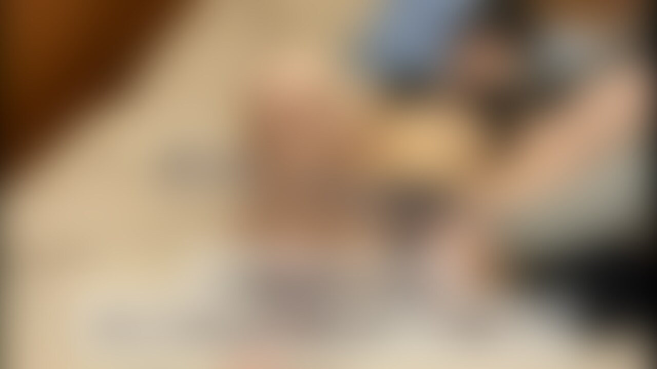中イキ処女のるなちゃんと初めてセックスした時の動画です😌
軽く通話で発情煽ったらリアルで会いに来て『中イキしたらハメ撮りを晒す』というゲーム設定も強気の態度でOKしちゃった愚かな雑魚メスちゃんが堕ちていく姿を楽しんでください🥰
『イケメン巨根のすきぴとのセックスに慣れているんだから、こんな相手に中イキさせられるわけがない』という慢心が見え隠れしているような強気な態度ですよね。でも動画公開しているということは、そういう事なんです🙃
この動画でも既に軽く触られただけでアヘアヘしちゃう雑魚まんこです。情けないマゾなのでしっかりオカズに使ってあげてくれると嬉しいです🥰
このシリーズのフルサイズ動画はこちら↓
https://myfans.jp/posts/40a8718f-e0d3-4d14-b9c3-27596856e0ac
こちらの動画をより鮮明に見たい方はこちら↓
https://myfans.jp/posts/bb32e0b8-34cf-4999-9e11-0c4a5f9376ae
気に入った動画にはイイネやシェアで反応して下さると嬉しいです。メッセージや質問箱等への感想・リクエストもお待ちしています (2/2)
