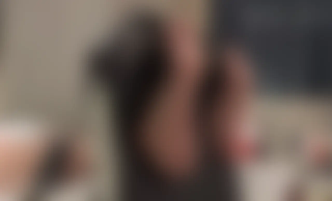 足裏くすぐり🥹
目隠しと上半身ガチガチの固定。
抵抗できない剥き出しの足裏を色んな方法でくすぐられます💦 (2/2)