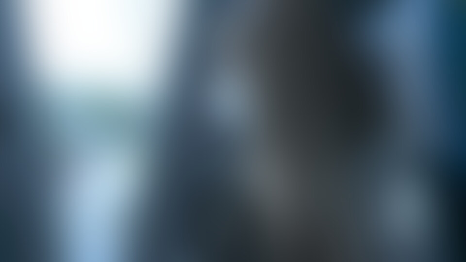 以前動画で面接の様子をご紹介したショップ店員のさきちゃん。
元々はツイッターで募集した『高額AVモデル求人』に応募してきた女の子です。
何だかんだとやり取りを続けて、
今はAV関係なくセフレ状態になりました。
ただ先日さきちゃんに男ができて関係が切れてしまったので、
2人で愛媛に旅行に行った時のプライベートビデオを蔵出しします。
女の子の情報
名前:さき
年齢:23才
職業:ラフ○ーレ原宿に入ってるアパレルショップ店員
好きなもの:○○○
羽田から松山までは飛行機を使いました。
空港からはバスと路面電車でホテルに向かいます。
さきちゃんは超ミニのタイトスカート。
隣に座る太ももがまぶしいです。
名物の鯛飯と天ぷらを頂き旅行気分を盛り上げてからホテルにチェックイン!
部屋に入って一息ついたところで、
用意していたリモコンバイブととびっこ(リモコンローター)を試します。
リモコンバイブを持たせてスイッチを入れると、
『こんな先だけ器用に動く人いない』と笑う、さきちゃん。
さっそく入れてもらいます。
ショーツを脱いで大きく脚を広げて装着!
パイパンのおまんこに全部収まります。
しばらくすると感じてきて、
アナルがヒクヒク♪
抜き差しすると濡れてるのが分かります。
続けてとびっこを装着。
そのまま街を散策に出かけます!
小さなショーツから落ちそうになるのをドキドキしながら、
お菓子屋さんに寄って名物のタルトを買いました。
夜はベッドで致します!
さきちゃんはショッキングピンクのセクシーランジェリーにお着替え。
着たまま手マンで潤して挿入!
正常位→対面騎乗位→バック→正常位とたっぷり責めます♪
だんだん声が大きくなってフィニッシュ!!
翌日は朝から準備して貸し切り温泉に出かけます。
シンプルな部屋に外気浴のできる温泉がついています。
さっそく入ります。
さきちゃんのヌード。
自然光に真っ白なムチムチボディーが映えます!
とてもキレイです!!
浴槽でイチャイチャからのフェラ。
そしてバックで挿入!
温泉に声が響きます。
部屋に移動して正常位でフィニッシュ!!
SEX三昧の楽しい旅行の思い出です♪
実はもう1回金色ビキニを着させての中出しもしてるのですが、
そちらは特典映像にまとめました!
これらはあくまでプライベート用でと撮影した映像なので、
ここだけの秘密でお願いします!
まだまだ沢山の女の子との“記録映像”がありますので公開をお楽しみにしていてくださいませ! (2/2)