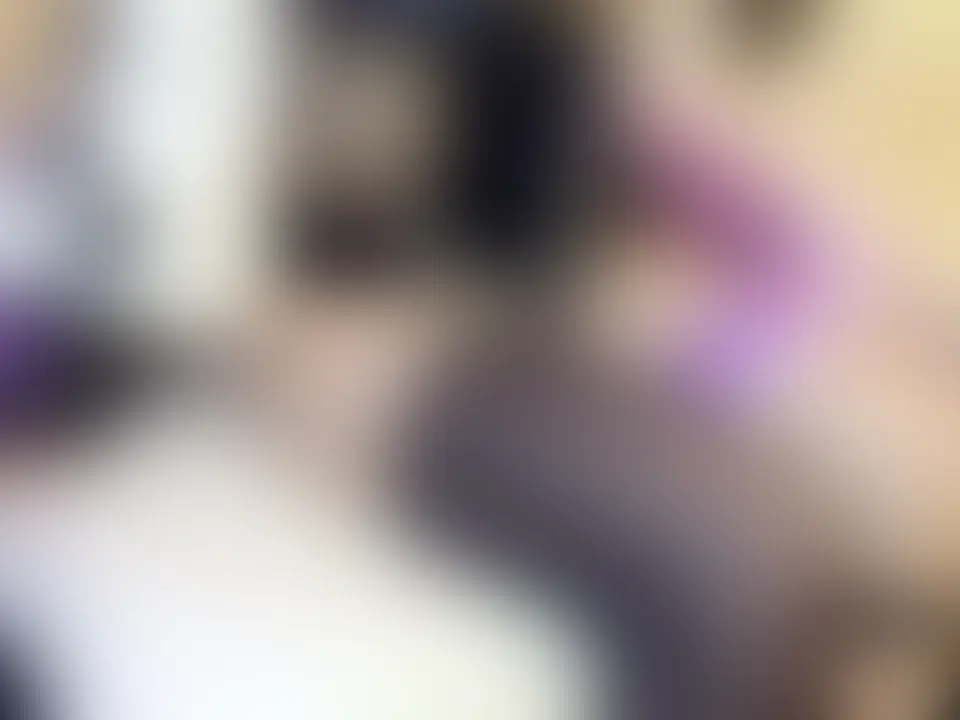 『ゼ●レスゾーンゼロ』イド●ーのコスプレです🐙♡
全て手持ちカメラで撮影したので、
かなり臨場感のある映像に🔥

🍵 収録内容 🍵
動画27分38秒

🍵 お品書き 🍵
・衣装全体お披露目♡
　足から頭まで全身なめるように見せつけ♡

・全身フェザータッチからの乳首責め♡
　指でカリカリしたり、舐めちゃったり♡

・乳首舐め手コキ♡からのじゅぽじゅぽフェラ♡
　ていねいに玉舐めも...♡精子ぐつぐつしてる？♡

・正常位で挿入♡おっぱいもゆれちゃってる♡

・騎乗位挿入♡最後イったときいっぱい潮ふいちゃった...♡
　かかっちゃっても許してくれる♡？

VIPプラン会員様は無料DLできます✨ (2/2)