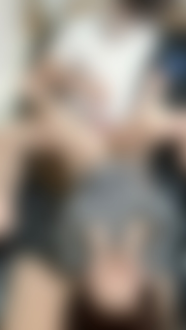 人妻に挿入セックス!
電マも使ってイカセまくり
顔も反応も可愛いんです! (2/2)