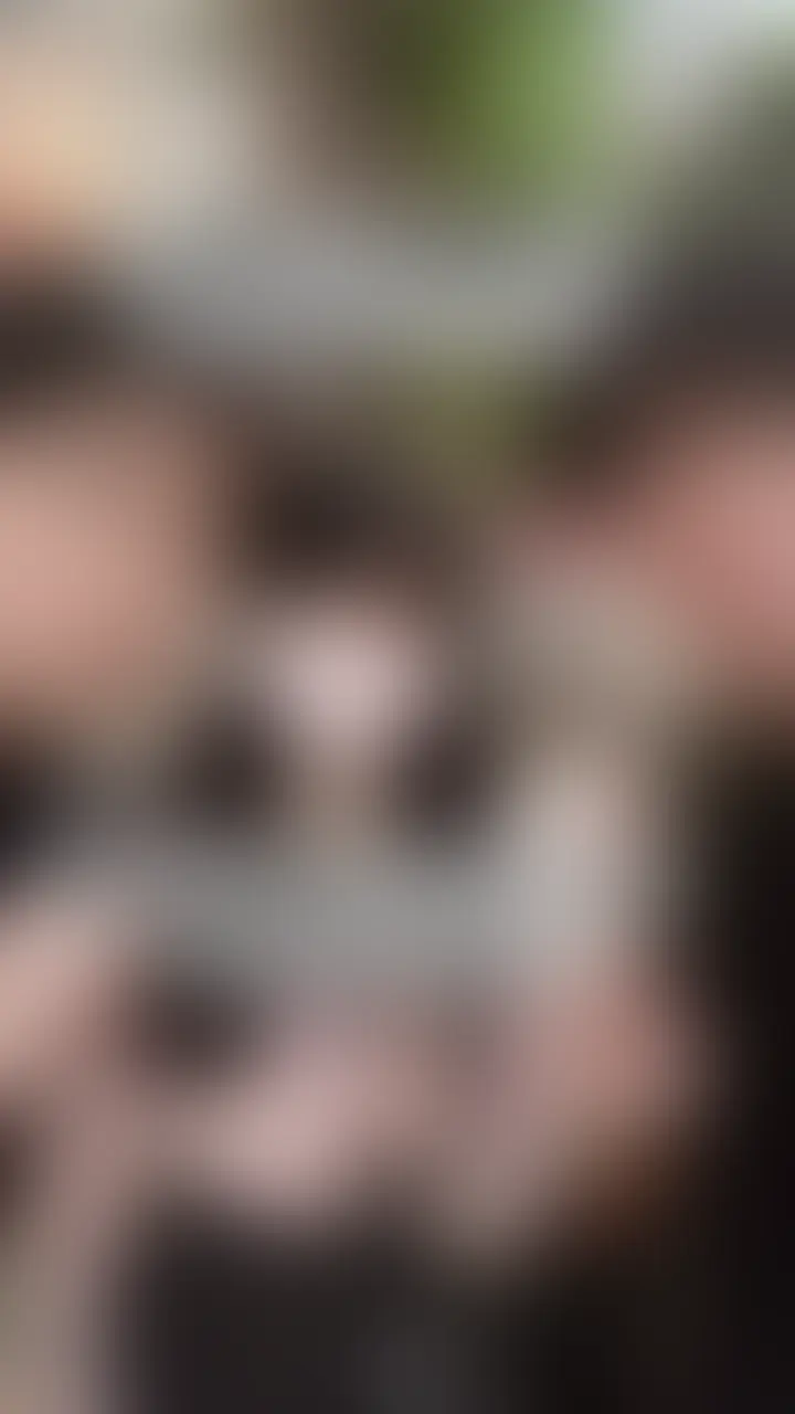 久しぶりにナンパ動画公開します!
友人のヒデさんと2人で清楚そうな娘をナンパして、とりあえずカフェへ!! いつもの流れで2人で息を合わせて、和みトークして、笑わせたりしつつ、下ネタトークへ☺️3Pの話をふってみたら、少し興味ありそうだったので、そのまま部屋へ直行!!
撮影交渉の末、マスク着用なら撮影してもいいとのことで撮影に至りましたー!!
ちょっとコミュ障というか、人見知りな可愛い娘でした!☺️
もしかしたら断れない正確なのかもw
逆にこの娘をみたら、女優などを雇ってる訳ではなく、ガチ素人の娘っていうのが分かってもらえる気がしますw
ちょっと人見知りな専門学生が2人のガツガツした男にナンパされて、あれよあれよ という間に連続中出し!!!
もしかしたら、トークの上手い女優を雇って、ナンパシーンを仕込んで、AIで顔をさらに可愛く編集して、、、 とやった方が作品としては綺麗なのかもしれません。
しかし僕らはあえて、無加工で素人女子のリアルをお届けすることにこだわっています! 編集技術もないので、iPhone一台でリアル素人女子を撮るだけの動画になっています!
なによりも素人女子のそのままが見たい人は、ぜひ応援してもらえたら嬉しいです!
素人ナンパのリアルをぜひみてくださいね^^ (2/2)