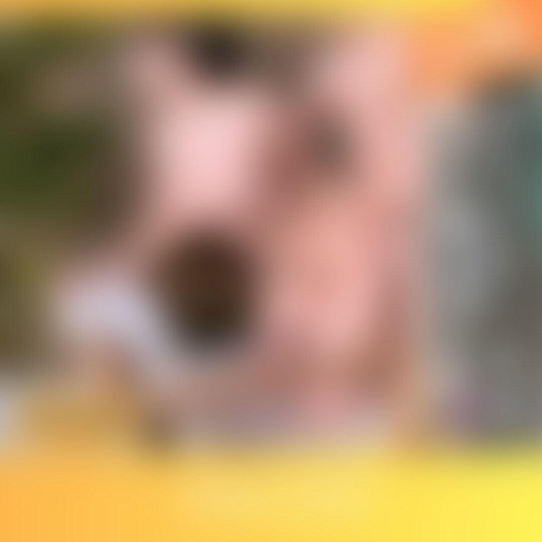 【お忍び旅行朝編です】Gカップ人妻さんのファンの方お待たせしました・・！前回のナイトプール編に続いて5回目の登場です。
Xの方ではチラ見せしていましたが、過去4回出てくれてる渋谷のIT企業でMgとして働くG乳人妻さんとこれまでのお礼も兼ねて熱海のちょっといい温泉付きホテルにお泊まりしてきました。

ちなみにこの日旦那さんは仕事だったそうで、友達と旅行に行ってくると言って出かけて来てくれています。

一緒に食事したりしてるところも撮っているので、人妻さんの普段の魅力がより伝わる映像になっています。
ちなみに食事中は衆院選の話とかアメリカ大統領選の話をしてて、しかも僕より詳しくて、普段雰囲気は柔らかいんですが、やっぱり優秀なんだな～というのが伝わってきました。

お部屋には部屋付の貸し切り温泉がついていて、人妻さん初めてのお風呂シーンです。
食事中はほんとに上品で、聡明な奥さんが、一緒にお風呂に入って肌を触れ合わせていると、最初はすぐ隣の部屋に聞こえないように声を抑えていたのに、
どんどん積極的になっていって、ベッドに移動したら隠語連発で、5回目の密会にして、更に秘めていたエロさが爆発しています。
毎回エロさが更新していく人妻さんの痴態に、編集がなかなか進まないほどでした・・・

どんな様子だったかは、サンプルで一部切り抜いておいたので、そちらで見てください。
https://myfans.jp/posts/86bbd1c2-cca3-4b80-a775-88a6a4ac7a28

今回は長くなり過ぎたので、夜編と朝編に分けて公開します。夜編はこちら↓
https://myfans.jp/posts/1ef5058c-6da2-4861-bc79-2215535933d5

※単品購入価格について※
公開から2日間（12日20時まで）500円OFFの1500円で購入可能です。
⇒それ以降は定価2000円になります。

次週の更新予定は、美容クリニックの受付で働く、彼氏持ち爆美女の登場です・・！
夜職でもトップ取れそうな美貌とスタイルなのに、中身がドエロでこれまた逸材発掘してしまいました。
ぜひ楽しみにしていてください。

IT系OL Gカップ人妻さんの過去登場作

初めての密会（中イキ開発）
https://myfans.jp/posts/b1fab942-002e-4aee-80c8-7c79854

2度目（初めてのおもちゃ責め）
https://myfans.jp/posts/4775a264-2223-40dc-9717-e535bd8633f5

3度目（童貞を殺すニット）
https://myfans.jp/posts/c305b306-51d1-4a82-9ee5-dfc030a2f824

4度目（ナイトプール）
https://myfans.jp/posts/c8397e42-685b-4db1-9f23-cc33ce4204db

次回は何しようか～と二人で相談中なので、希望がある方はコメントかDMで教えてください👐 (2/2)
