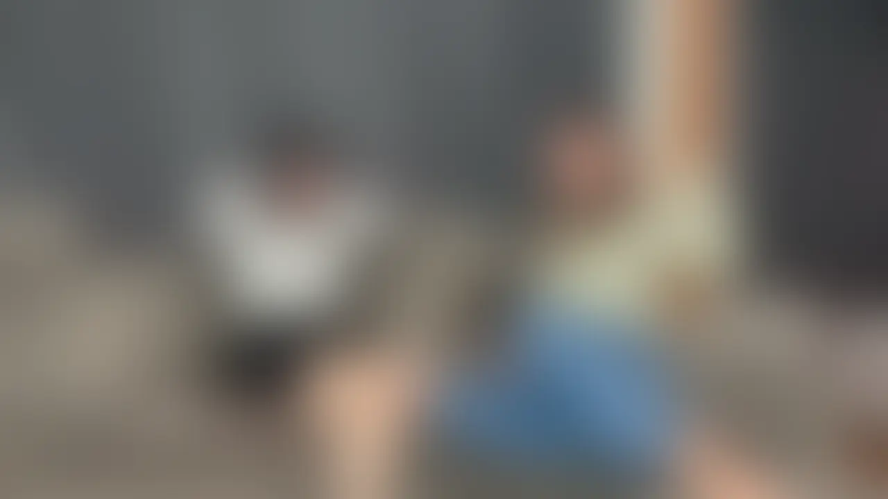 痴女2人でマゾ犬使って遊んだら潮吹きまでさせちゃった🐶🩷
……………………………………
こんばんは♡

今日は、S女痴女で有名な仲良しきょうこさんと
ご飯屋さん行ってからそのまま宅飲みしようと思ったんですが、、、、

2人とも痴女なもので、遊びたくなってしまいまして🩷


急遽、夜中だったけど飼ってるマゾオスに電話したら
すぐ来たので(笑)

2人でいっぱいマゾくん使って遊んじゃいました♡♡♡

最後は射精からの潮吹きまでさせたら
マゾ犬くん悦んでたなぁ、、、、笑

痴女二人にめちゃくちゃにされるのたまらなかったらしくて
「また呼んでください…」って連絡来ました😂

仕方ないわんちゃんやねぇ、、、、♡

……………………………………

右上お気に入りボタン💗＆保存🔖で応援いただけたら嬉しいです♡

いつもご声援ご支援ありがとうございます(⸝⸝◜~◝⸝⸝)
各SNSもやっておりますので、ご感想などもいただけましたら幸いです〜！ (2/2)