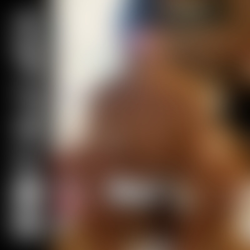 ※この動画は以下の動画のサブアングルです。
https://myfans.jp/posts/0238751d-8bc4-442d-b816-c5bcad11e6e6
【即尺】美人痴女に即尺からの洗体→中出し!最後はフェラにて連続射精しちゃいました!【寸止め7回】
__________________________
今回もあやちゃんによるM男を翻弄する痴女作品が完成しました!
夏はノーブラノーパンで街を闊歩する変態あやちゃん。その変態性は、ホテルであった瞬間も健在です。
カメラを回して待ち合わせしたら速攻パンツ越しのフェラ。蒸れた臭いパンツもお構いなしにパンツをペロペロと舐めてくれます。
もちろん、勃起したらパンツを脱がせてのタマ舐め&フェラ。即尺してくれるとか本当に理想のエロ女です。
フェラによって我慢汁が垂れ流しになった状態でお風呂場に移動。「身体洗ってあげるね」と背後からの乳首責め&手コキ。
背中にはあやちゃんのおっぱいを感じながらの背面手コキは、M男なら興奮すること間違いなし。
「挿れたくなってきた」と私が言ったら、「いいよ」とお風呂場でのバック挿入。
「まだ挿っちゃダメ」とわたしの腰の動きを制御しながらの洗面所でのバック。我慢できなくなったところで中出ししてしまいました。。。
あやちゃんに中出ししたのは初かも。。。マジで気持ちよかった。。、
「わたしがまだ気持ちよくなってない」とベッドに移動してからの騎乗位に再度ギンギンになるちんこ。
最後はフェラで口内射精させていただきました。
最初から最後まで痴女られまくるのが最高すぎです、、
寸止め回数:7回
時間:約25分
射精回数:2回 (2/2)