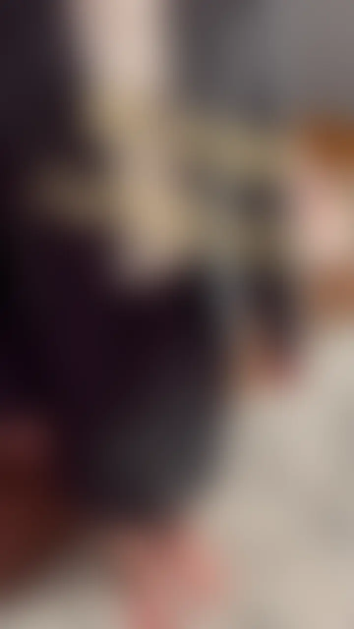 陸上部の新入生歓迎会から帰ってきた彼女のスーツ姿に興奮してハメ撮りしてしまいました☺️!!
ちゃんとした部活の、正式な会はスーツで行うみたいです😄
⚠︎帰ってきてストッキングはすぐ脱いでしまってたので、ストッキングマニアの人はごめんなさい(T . T)
スーツの下から出てくる、鍛え抜かれた身体がエロすぎです😂
大学1年の強豪陸上部のガチアスリートの裏側をぜひ見てやってください!!
【単品販売は購入するとずっと見ることができます】
【プランは2ヶ月間見ることができます!毎月20日に新作公開をします】 (2/2)