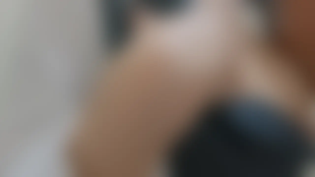 職場で呼び出されてまさかのハメ撮り、、
バレないようにSEXしちゃった🩷😍 (2/2)