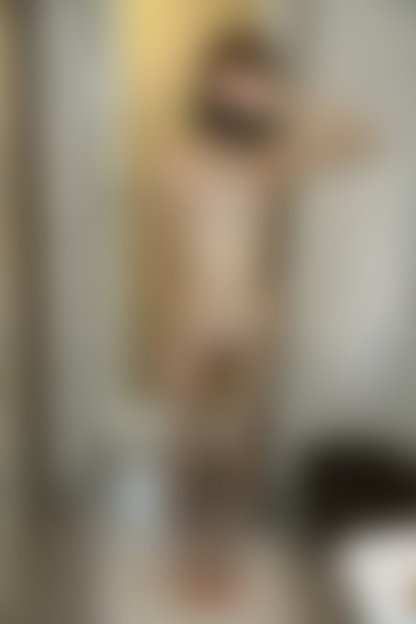 超細身の美少女と会ってホテル行ってきた!
私より細い子なかなかいないと思うって本人が言うくらいにガリガリで可愛い美少女さん!
乳首感じやすいみたいでガウン脱ぐ前から勃ってた😊 (2/2)