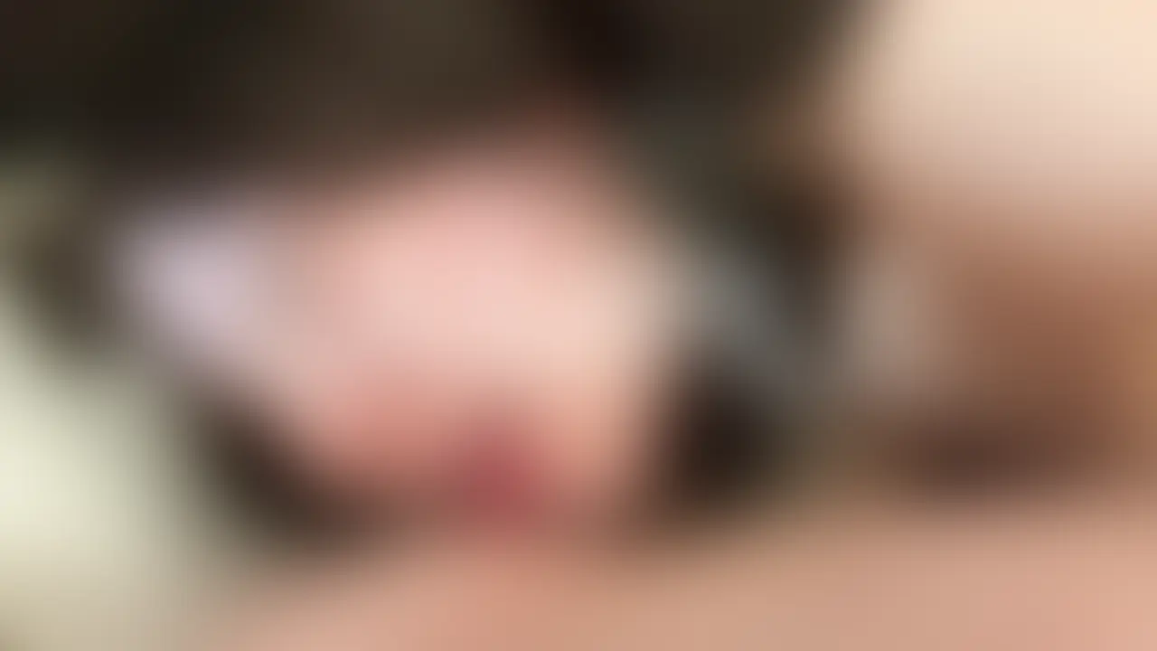 【FREEサンプル動画はこちら】
https://myfans.jp/posts/17ef9c07-221f-49da-aba0-2a1484e85c48

「ちんぽからザーメン出していいよ！」超美人OLの乳首舐め手コキ！！！

＜完全個人撮影＞(43分)
※本編完全顔出し
※局部にはモザイクあり
※映像A(顔アップアングル)14分＋映像B(手コキ股間アングル)14分+映像(A+B)14分の合計43分

ご覧の通りの超美人OLさん。
ねっとり乳首を舐めながらの手コキをやってくれました！
その細くて美しい手が、ギンギンになった勃起チンポに触れて、、、
シコシコシコ、、、

「(ちんぽ)おっきくなった」
「ちんぽからザーメン出していいよ！」
「ザーメンいっぱい出して！」
とんでもなく卑猥なセリフ言いながら、、、、

そんな可愛い舌で乳首をチロチロされて
私は暴発寸前！

手にべっとりとついたザーメンを嬉しそうに見つめる姿も
本当にお美しい。

[注意事項]
・作品に登場する出演者は公的な身分証で成人以上であることを確認し、撮影の同意もいただいています。
・動画や写真を許可なく2次使用や第3者への譲渡、転載、転売等をすることを固く禁止します。
・無断販売・無断転用をした場合は法的処置をとらせていただき、損害賠償請求を致します。 (2/2)