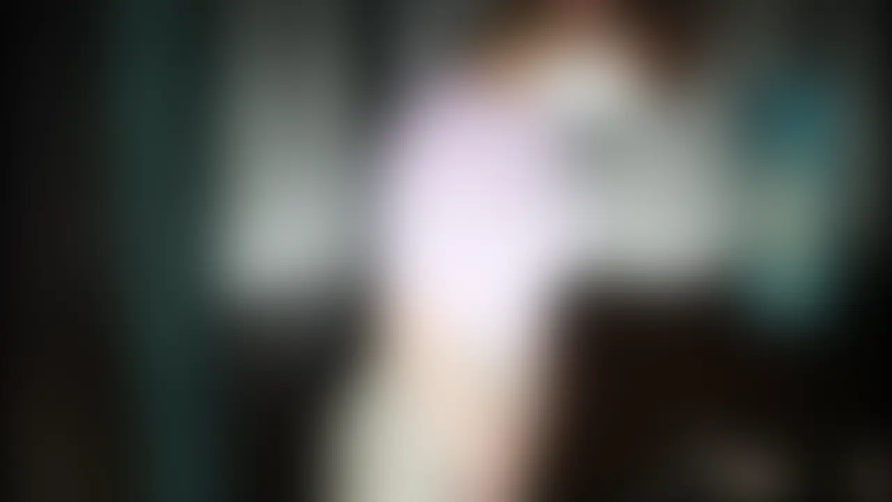 「いっぱい精子出そうね❤️」超そそる細身巨乳人妻さんに甘々な淫語をささやかれながら授乳手コキされて愛液で濡れたパンツの中にたっぷり射精しちゃいました
美しいくびれとエロ乳輪のお椀型Eカップ、見るだけで精子が大量生産されるレベルのナイスバディ美人妻ユウさんの新作です!
今回は、好評の授乳手コキにとろけるような甘やかし淫語と生脱ぎパンツコキを組み合わせた超濃厚で贅沢な手コキ作品となっております!!
ちょいMで甘えたな男性なら、マジでとてつもなく抜ける内容となっておりますので必見ですよ!!
●私服脱衣&軽いお触り&股間見せつけ
待ち合わせからそのままの私服をゆっくり抜いて神スタイルを見せつけてもらいます。
しっかり一日履きこんでもらったメスの匂いが染み付いた真っ赤なランジェリーでこれからパンツコキしてもらえると思うと、痛いほど勃起がおさまりません。
カメラに向かってパンツ越しのマン筋もしっかり見せつけてもらいました。
●手コキフェラ
ずっとガチガチのチンポを暴発しないように優しく手コキフェラ。
その後、彼女のパンツ越しの股間を触るとしっとりとした感触…
脱がせて確認するとクロッチが愛液でびしょびしょになっておりました。
照れながら「…ちょっと興奮しちゃった」と小声で返事するユウさんがえっちすぎます。
●授乳手コキ(淫語パンツコキ)
彼女の膝の上でおっぱいにむしゃぶりつきながらチンポを気持ちよくしてもらう至福のプレイ。
最初は素手で、途中からは濡れたパンツに包んでのパンツコキ…
乳首が性感帯のユウさんは手コキしながらも熱い吐息と喘ぎ声が漏れてしまいます。
そして脳が痺れるような優しく甘い淫語攻め。
「すごい…硬くなってる」
「どう?気持ちいい?」
「パンツ使ったら、もっとちんちん硬くなったよ」
「すごいね…赤ちゃんみたいにおっぱい吸ってるのに、パンツでおちんちんしごいたらすごく硬くなってるよ?」
「変態さんだね♡」
「なんかいっぱい透明な汁出てきたよ?」
「出ちゃいそう?精子出ちゃうの?」
「いいよ♡じゃあパンツの中に精子出そうか。いっぱい…♡」
「あぁーすごい…いっぱい出た」
「すごいね。パンツが精子まみれになっちゃったよ?」
「ふふ、可愛い♡」
手コキされながらずっとこんな風に囁かれて射精に導かれる快感は、下手なセックスよりはるかに刺激的で至福の時間と言えます。
なお今回も様々なアングルから撮影した映像が連続で収録されておりますので、一本で何度もお楽しみいただけます! (2/2)