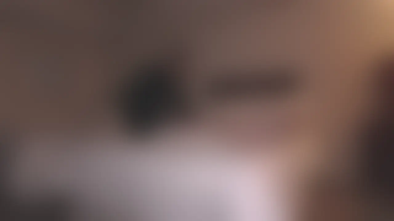 知り合いの女でちょっと珍しいレベルでスケベな女がいるんです。
以前、ここのサイトでハメ撮りを販売させてもらった子なんですが。

都内の大手製●会社勤務でパッと見は真面目そうな子なんですが、とにかくセックスとなると豹変するんです。
快楽に素直で貪欲というか。
とにかく感じやすくてイキまくってくれるんで、この子とシテると優越感に浸ることができます。
そんなにイカせられたら男冥利につきるというものですww

今回は、同じくセックスに強い友達を呼んで3Pした時の映像です。
改めて思ったのは、エロい女って3Pとか乱交とか好きじゃないですか？
単純にチンポがたくさんあったほうがいいってことなんでしょうかね。
自分が出会ったハプバーなんかにいる女も乱交とかが好きな人種でしたね。

とりあえず、めちゃめちゃハードにヤリまくってるんで、そういうのが好きな方は必見です。
見た目こそ普通ですが、とにかくエロい女です。 (2/2)