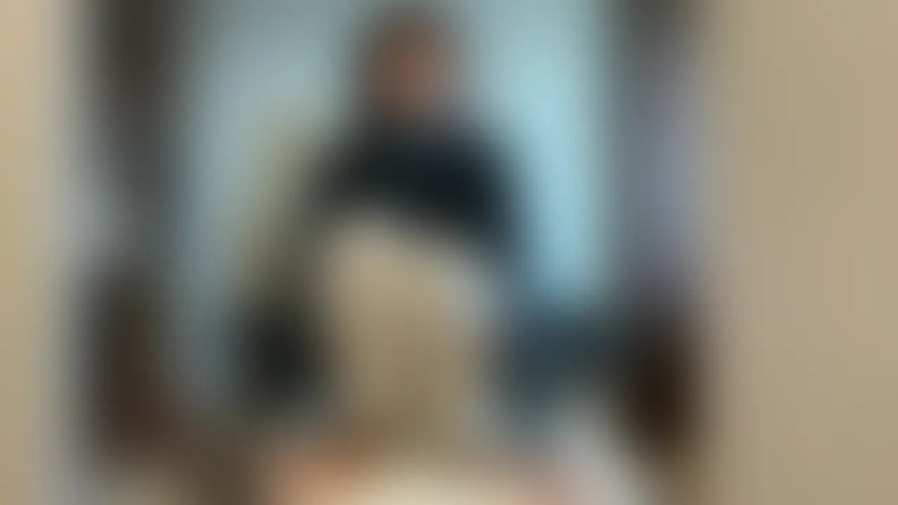 結衣です。

今日はちょっとだけ、いつもと違う動画です。

実はこれ…初めてパンツを脱いだまま撮りました...！

最初はそんなつもりじゃなかったんですけど、途中で「これ邪魔かも…」って思ってしまって。

そこからはもう、止められませんでした。

ストッキングだけ残った状態で最後までいってしまった動画です。

終わったあと、やっぱり少しだけ反省しました。

でも、たぶんまた同じことする気がします、、、

よかったら最後まで見てください🙂 (2/2)