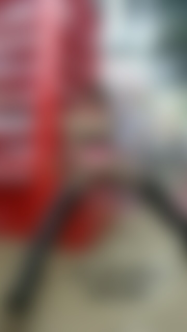 透け透け&ミニミニのエロコスチュームを来てアダルトショップへ。偶然居合わせたお客さんに見られたり、店長さんと遊んだり・・・そして最後はハメてすっきしました。
※この動画がFC2コンテンツマーケットで4月4日に配信済みですが、FC2の決済方法の変更等でご覧になれない方が多数いらっしゃったので、こちらでも単品販売することにいたしました。
「淫乱人妻の性長日記」http://te4232.blog136.○○○.com/ (2/2)
