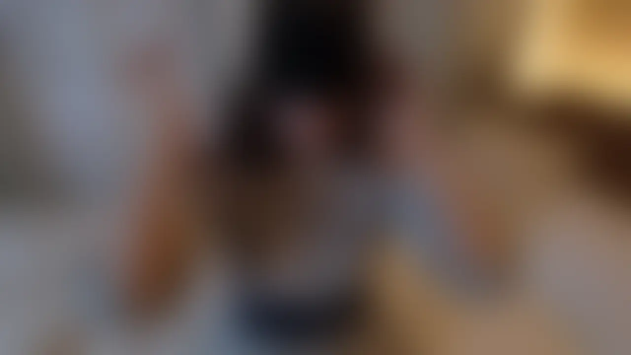 【元カノ】
他人棒2本目
巨根の単独さんに中出し寝取られをされました💦
俺のことなんでお構いなしでオホ声で終始イキまくりで、大興奮して精子が溢れ出てくる膣にそのまま挿入して、上書き中出ししました...
止めどなく溢れる精子がめっちゃエロかったです... (2/2)